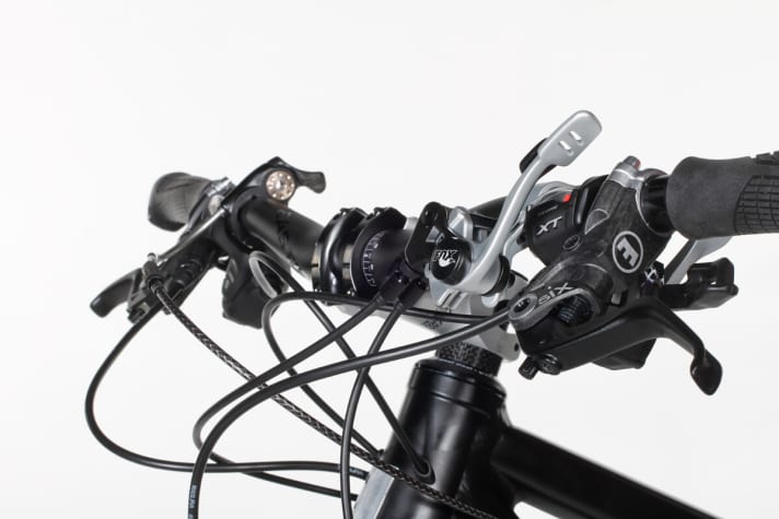   We don't need this type of suspension adjustment. With the Rose, however, the remote control for the rear is indispensable.