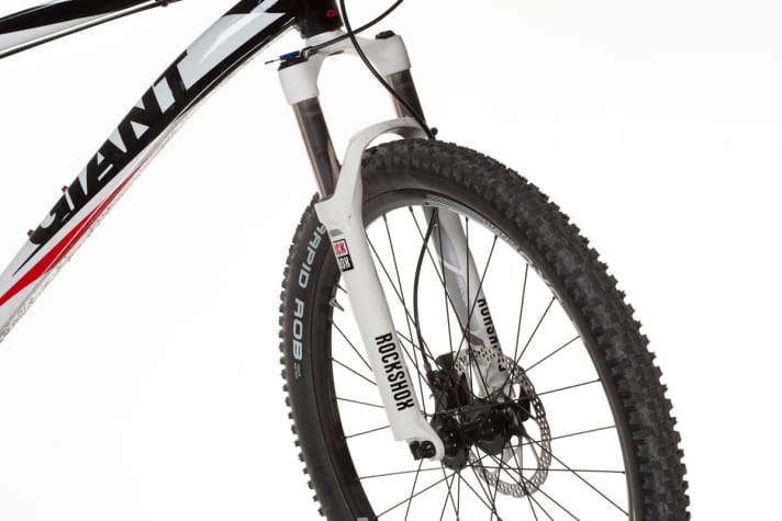   Basically, the affordable Recon fork made a good impression. Only the steel stanchions add just under two kilos to the fork.