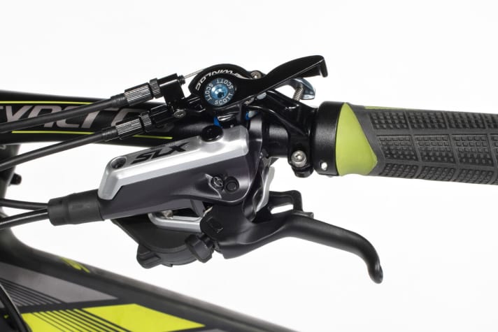   Everything under control: The SLX control unit is just as impressive as the suspension adjustment, which makes perfect sense in this class.