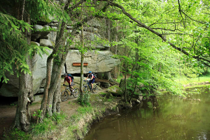   Historic workshops and mills are reminiscent of the heyday of glass production. The basalt cones and rocks, on the other hand, are reminiscent of the ancient volcanoes of the Upper Palatinate.