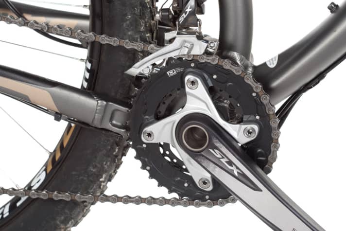   The double crankset with 38/26 teeth and the high weight make steep ramps a pain or a push.