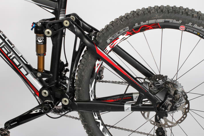   Massive, solid, confidence-inspiring: the mighty tubes combine to form a sensitively responding suspension system (VPP technology) with powerful suspension travel.