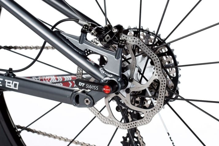   Pflicht: 180er-Scheibe hinten.