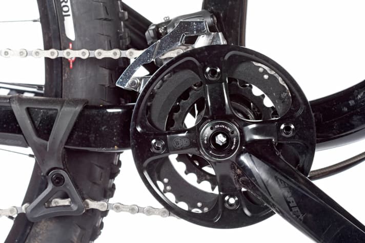   Mitdenkende Produkt-Manager haben dem Evo eine 33/22-Übersetzung plus Kettenführung spendiert. Macht Sinn!