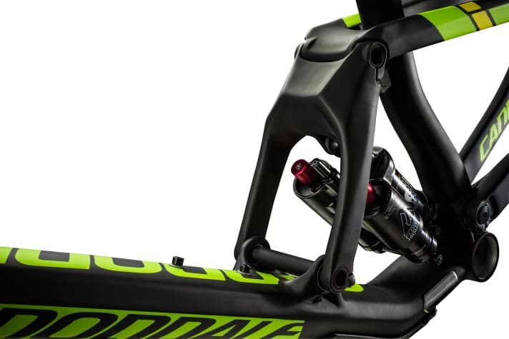   The DYAD shock offers two suspension travels and enables effective climbing at the push of a button.