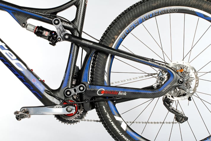   The Inside-Link suspension system is a perfect match for uncompromisingly sporty use.