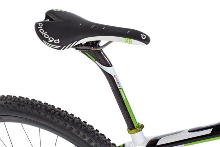   Stiff but comfortable at the same time: 9.07 mm of flex reaches the rider's backside. Alongside the seat stays, the seat post has the greatest influence.