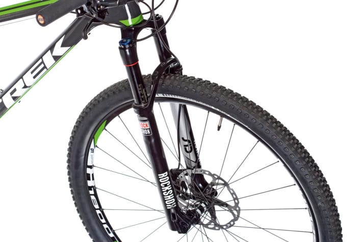   On a par with a Fox 32 in the Evolution version: the Rock Shox SID. Racers in particular appreciate the slightly firmer set-up and the better lockout remote control.