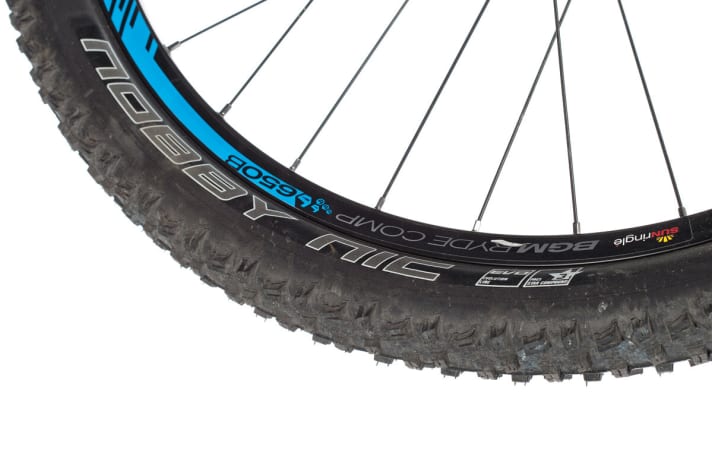   Die Evolution-Reifenmischung der Schwalbe-Pneus rollt besser, dämpft besser und gibt in Kurven Sicherheit. Leider nur bei Bulls und Bergamont.