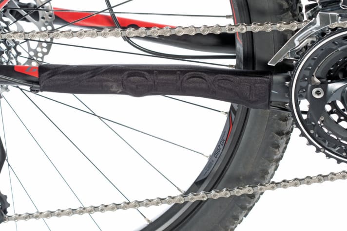   A solid chainstay guard and continuous cable housing: Details that determine longevity and score points.