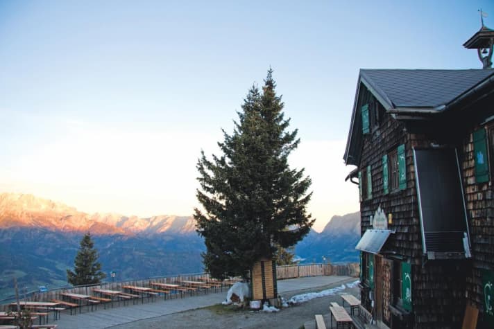   Spend the night at Hochgründeck.