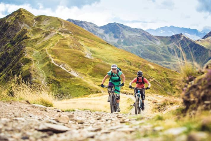   Den Schattberg-Ostgipfel erreicht man bequem mit der Gondel. Von dort startet unser Touren-Tipp.