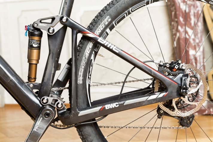   The BMC uses a system with a virtual pivot point. It responds sensitively, racers ride uphill in trail or climb mode.