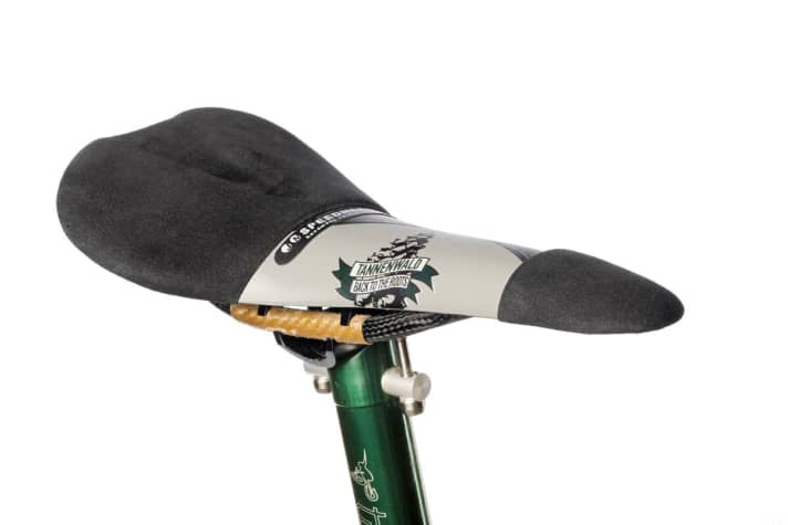   Tannenwald's passion for refinement culminates in the Tune saddle, which is decorated with a logo and covered in Alcantara. Anything is possible.