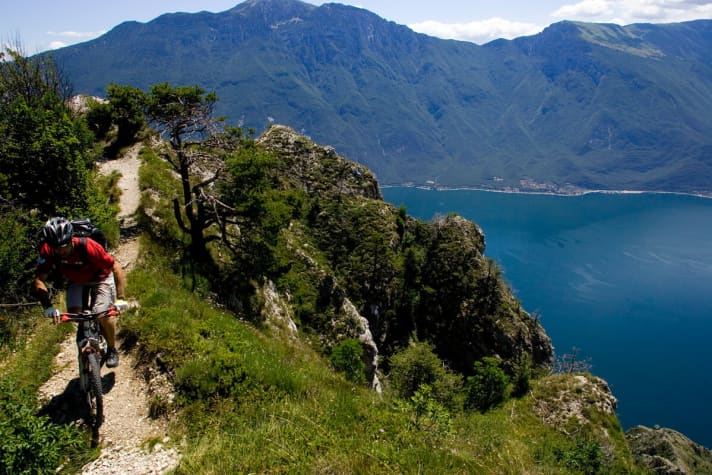   Tolle Panaroma-Blicke auf den Gardasee auf dem Weg zum Tremalzo.