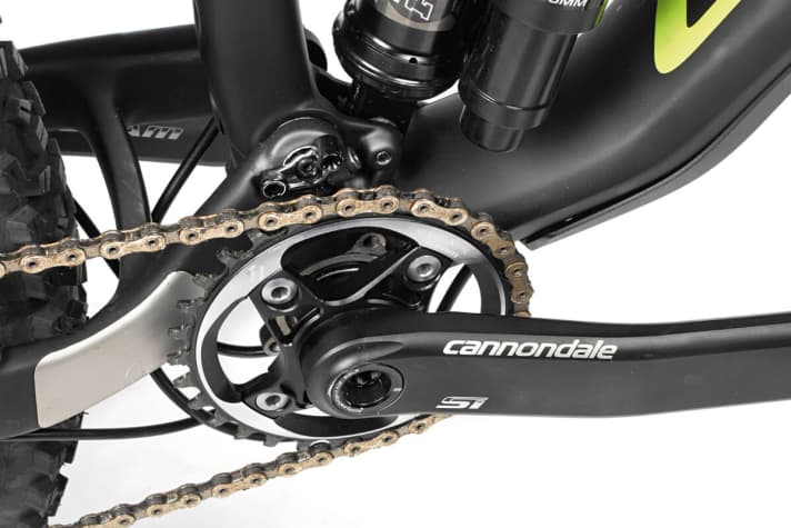   Cannondale's own SI-HollowGram crank is one of the lightest aluminium cranks. A front derailleur can also be fitted as an option.