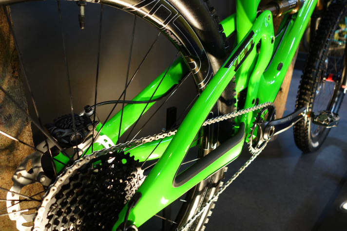   Rubber inserts in the full carbon rear triangle protect against chain slaps.