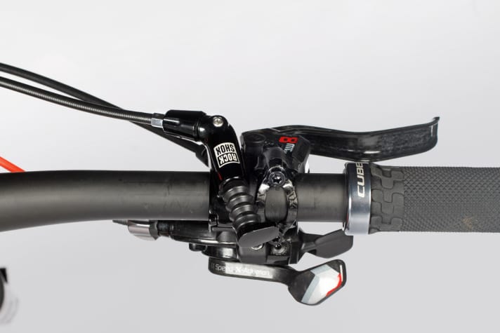   Fast perfekt beim Cube Stereo: Noch besser wäre der Reverb-Drücker links unterm Lenker und Gripshift statt Trigger-Schalthebel rechts.