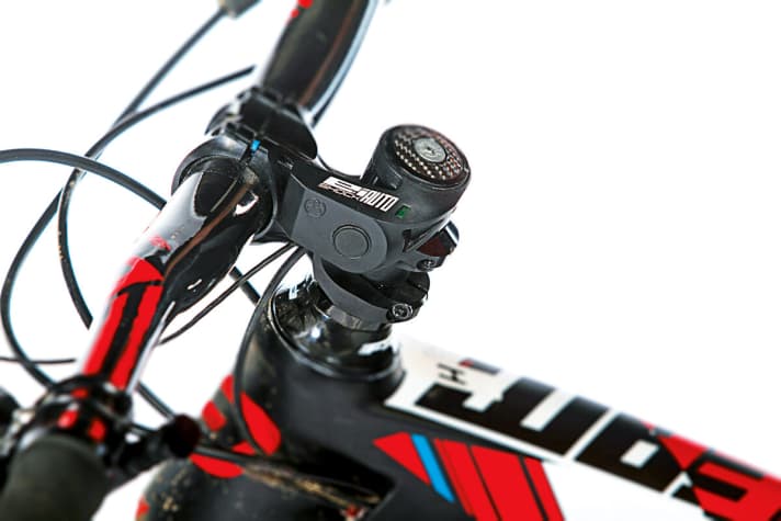   In automatic mode, the automatic compression damping control on the Lapierre Spick works very reliably and does what it's supposed to do.