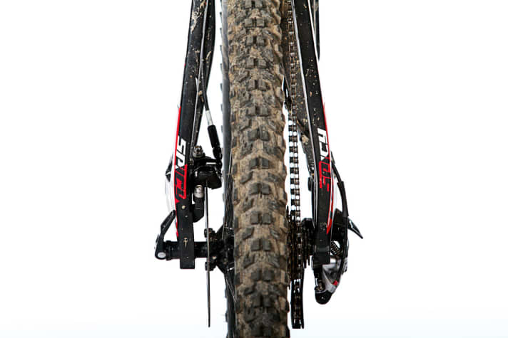   The revised rear end of the Lapierre Spick is still not one of the slimmest and still provides limited heel clearance.