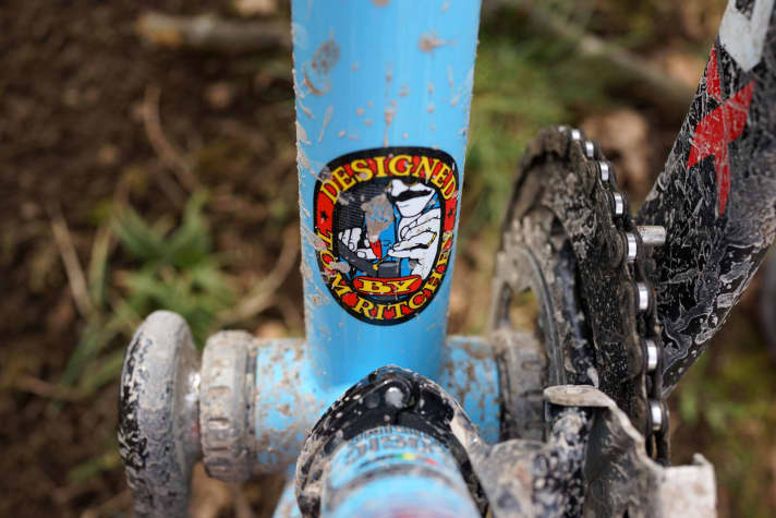   Tom Ritchey may not have welded the steel tubes himself, but he did come up with the design of the frame. Very classic: The P-650b is built for BSA bottom brackets.