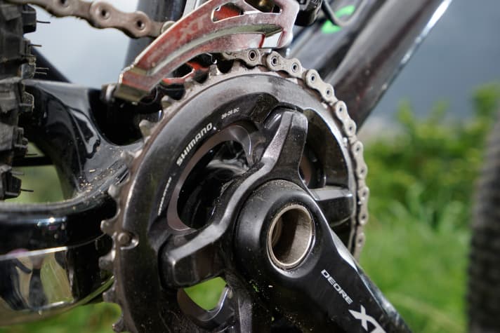   Zweifach-XT-Kurbel mit 36/26 Zähnen.