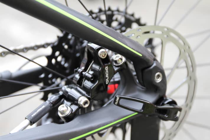   Merida has moved the rear brake calliper to the rear frame triangle. This saves a few grams of weight.