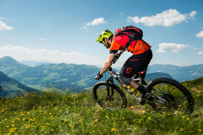   Das Rotwild R.X1 FS mit Plus-Reifen in seinem Element: Trails, Trails, Trails...