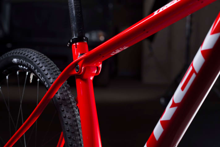   Comfort without loss of efficiency. Flex is the keyword. Even a hardtail needs a joint in the seat stay for this.