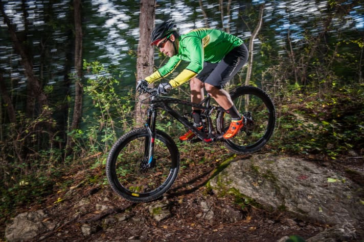   Beim ersten Fahrtest mit dem Felt Decree auf den Trails oberhalb von Torbole am Gardasee.