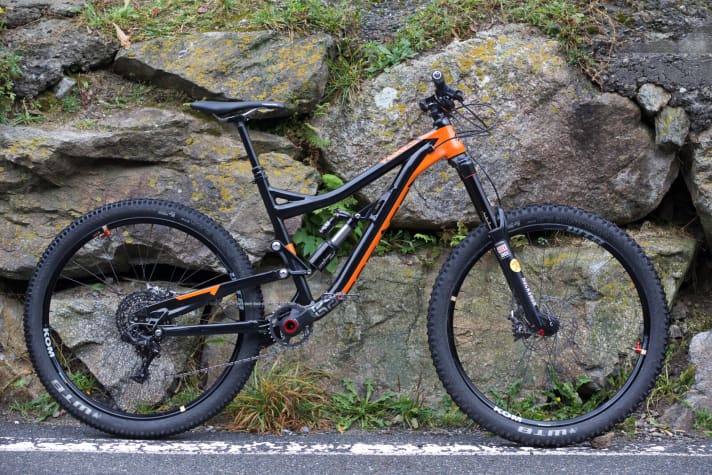   Mit 170 Millimeter Federweg an Front und Heck ebnet das Fanes auch grobe Trails.