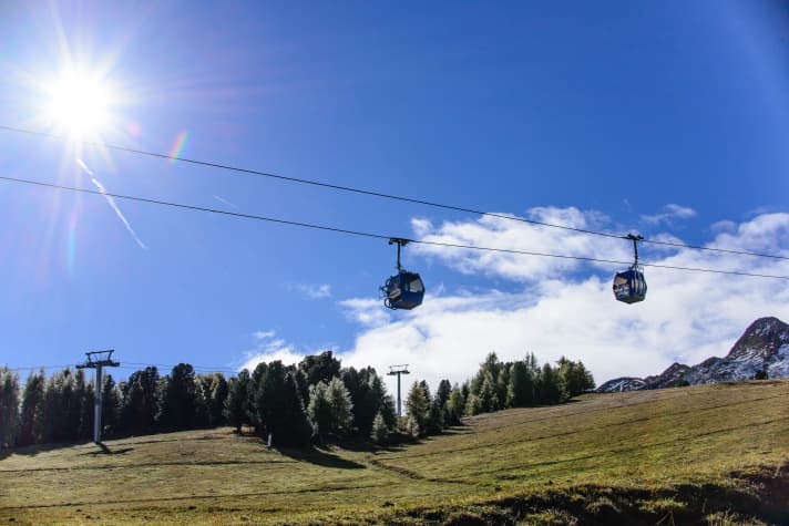   Four mountain lifts are integrated around Lake Reschen. The 3-day ticket costs 55 euros.