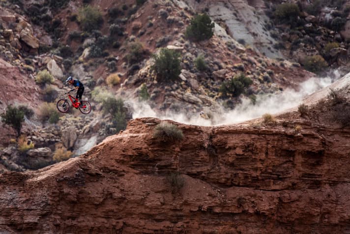   A few seconds before the crash: Paul Basagoitia still had everything under control.