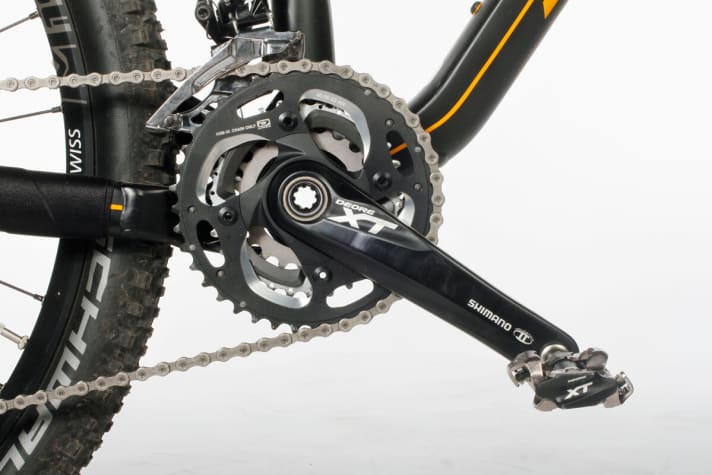   Stevens, Canyon und Ghost: Wir finden, die Dreifach-Kurbel von Shimano mit 40/30/22 Zähnen eignet sich für diese Kategorie optimal.