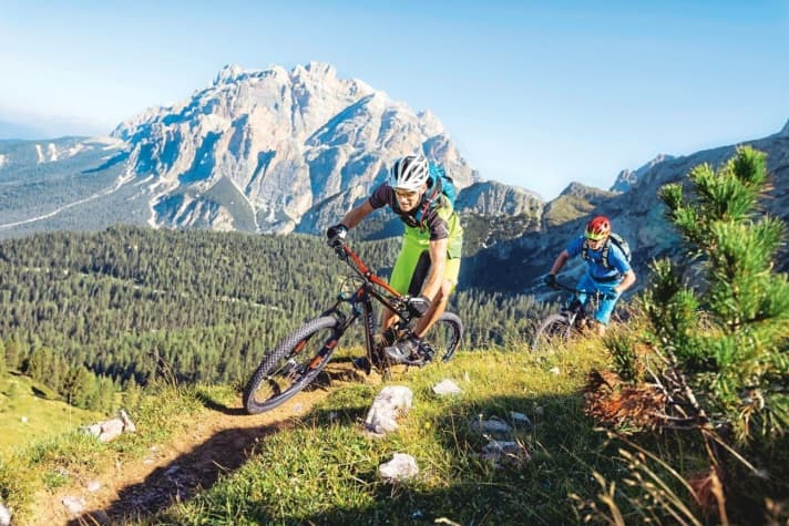   Playful geometries turn the trail bikes into cornering robbers.