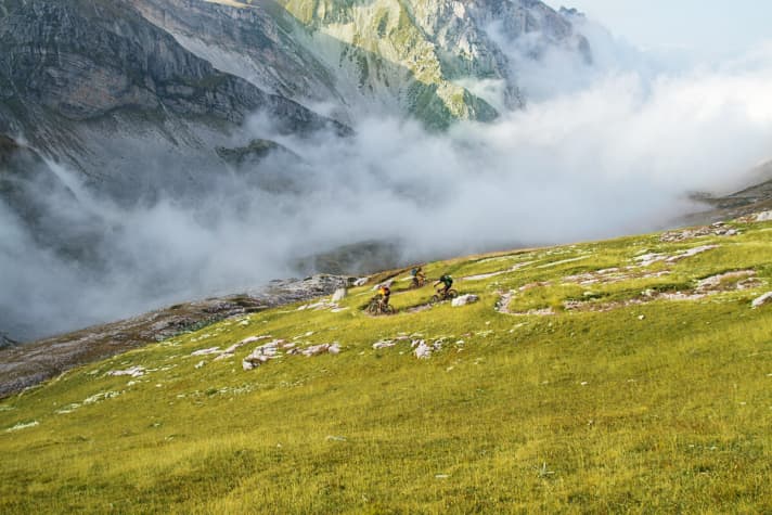   Starker Kontrast zum urbanen Dolce Vita mit Eisschlecken und Pizza-Schmaus: die Wildnis der Abruzzen.