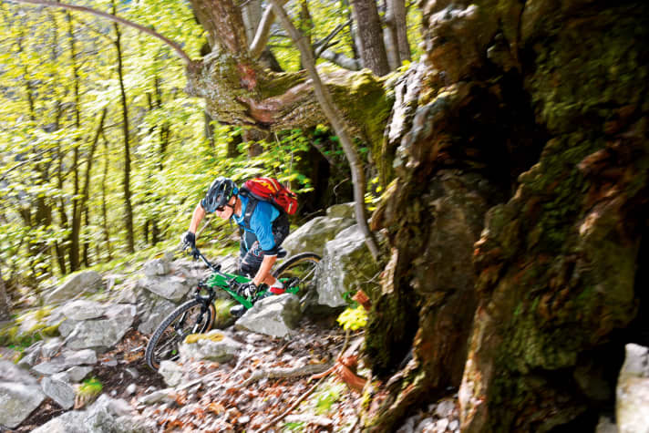   Paths from a time when there were no tunnels: the network of paths is extremely dense. However, some of the paths are extremely steep.