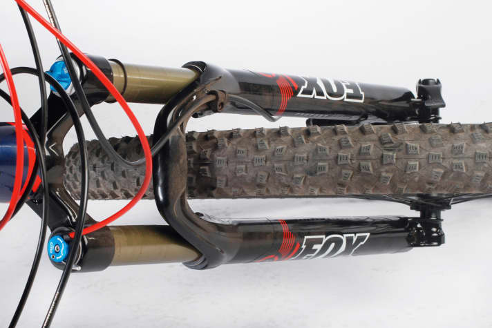   100-Millimeter-Gabeln wie am Scott oder Simplon zielen stark auf den sehr sportlichen Einsatz. Einen Vorteil hat der Fahrer dadurch aber nicht.