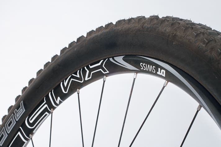   Wie deutlich sich leichte Laufräder aufs Fahrverhalten auswirken, zeigt das Simplon Cirex 29. Der Aufpreis für die DT-Swiss-Räder im Konfigurator lohnt sich. Tolle Beschleunigung!