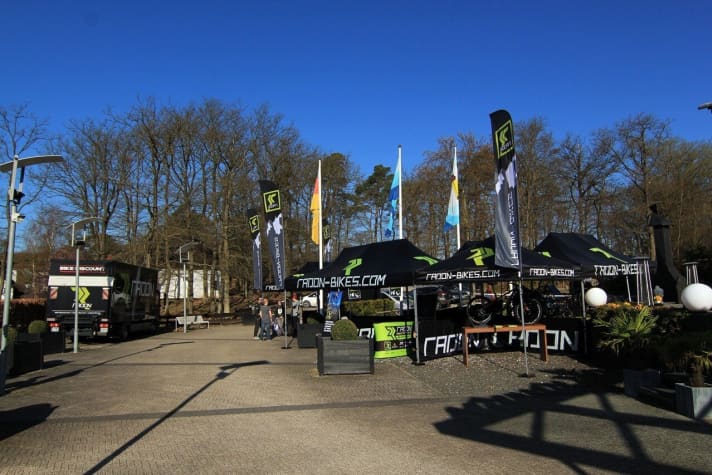   Beim eigenen Test-Event am Flowtrail Stromberg wurde die gesamte Radon-Flotte aus dem Hotel-Keller gestohlen.