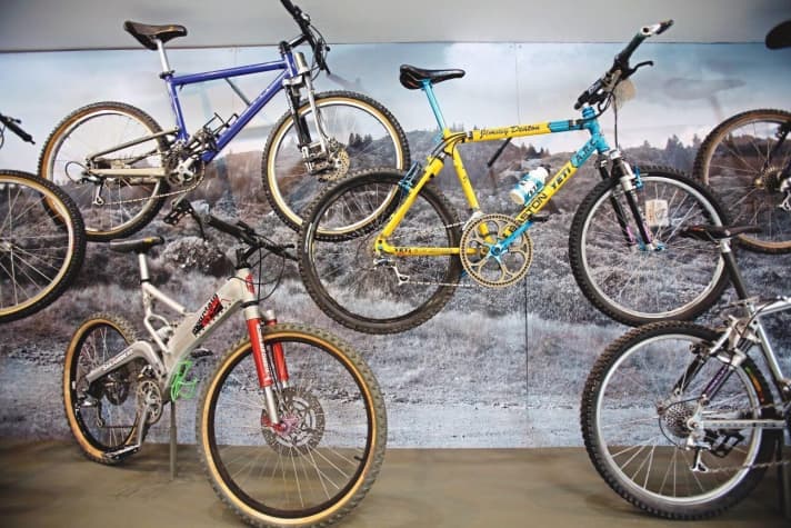   Nicht nur fürs Yeti-Racebike von Jimmy Deaton würden Sammler eine Menge Geld bezahlen. Man beachte das riesige Kettenblatt, extra montiert für den Kamikaze-Downhill in Mammoth Mountain.