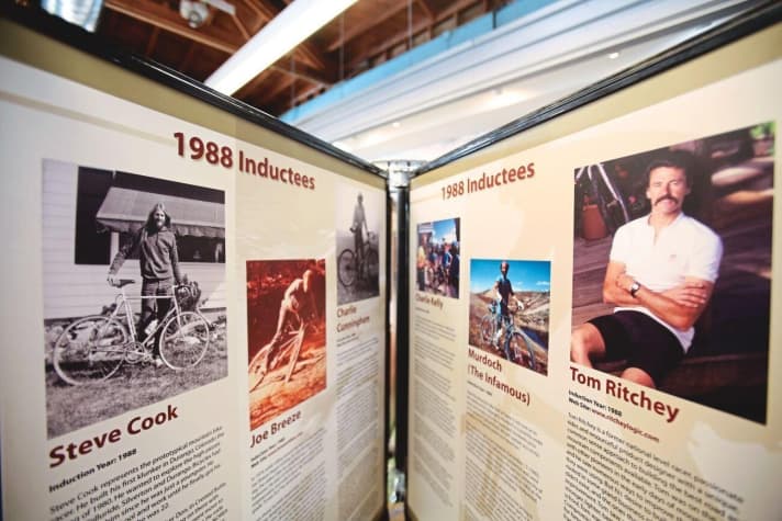Die Hall of Fame des Bike-Sports ist ein Plakatständer mit Farbdrucken – enttäuschend.