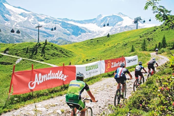   Die Zillertal Bike Challenge ist wohl das einzige Mountainbike-Etappenrennen Europas, dessen Zielbogen am Gletscher steht.