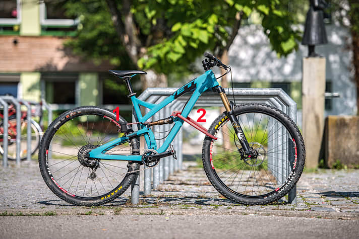   Secure the frame and rear wheel (1) tightly to a firmly anchored object. Also secure easily removable parts such as the front wheel (2) and park in the first row. Read our latest <a href="service/bike_wissen/schloss-test-2014-sechs-fahrradschlockesser-im-vergleich/a22221.html" rel="noopener noreferrer">BIKE lock test</a> to find out the best way to secure your bike.