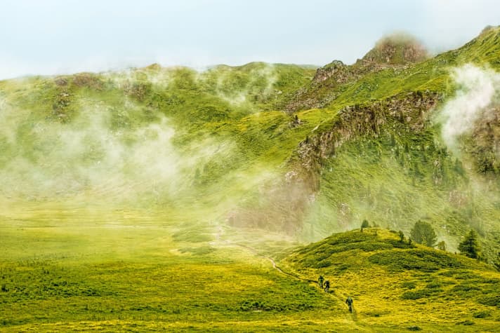 What to do in the mountains? Where is the best way down to the valley?