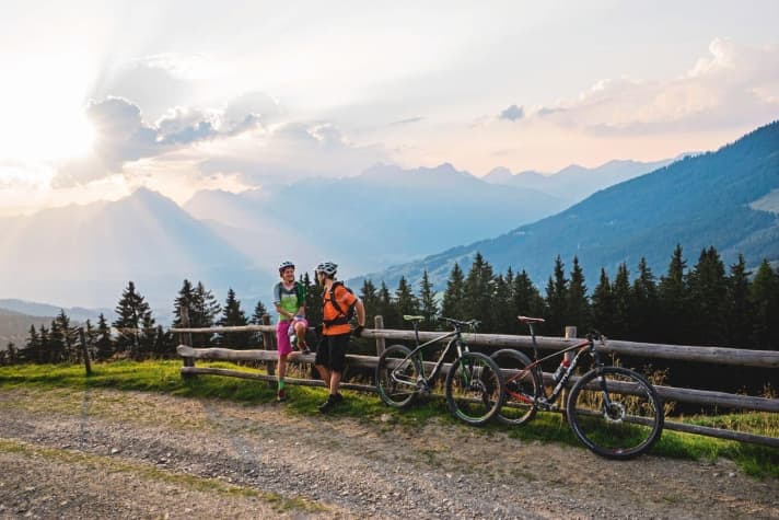   Die große Umrundung des Kellerjochs: ein landschaftliches Erlebnis, das man aber zwischendrin auch abkürzen kann.