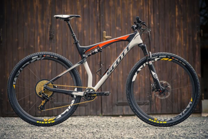   The new Rock Shox SID stops at 100 millimetres of travel. If you want 120, you have to go for the RS-1.