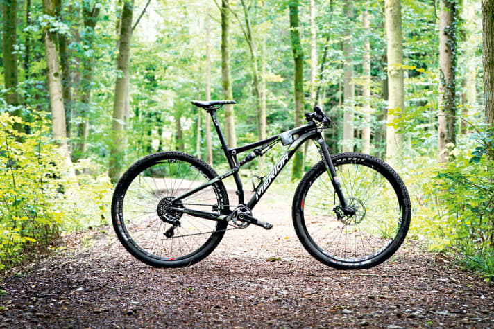   Ein Race-Fully durch und durch: das Merida Ninety-Six 9.Team.