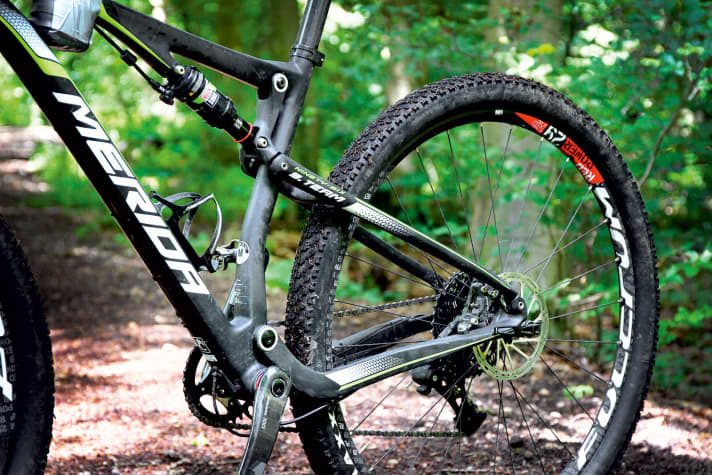   More than the name promises: the rear of the Merida Ninety-Six offers 100 usable millimetres of travel.