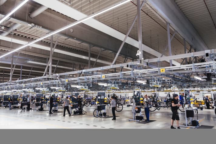 Die moderne Produktionshalle am Canyon-Firmensitz soll auch den Bedarf des amerikanischen Marktes decken können.